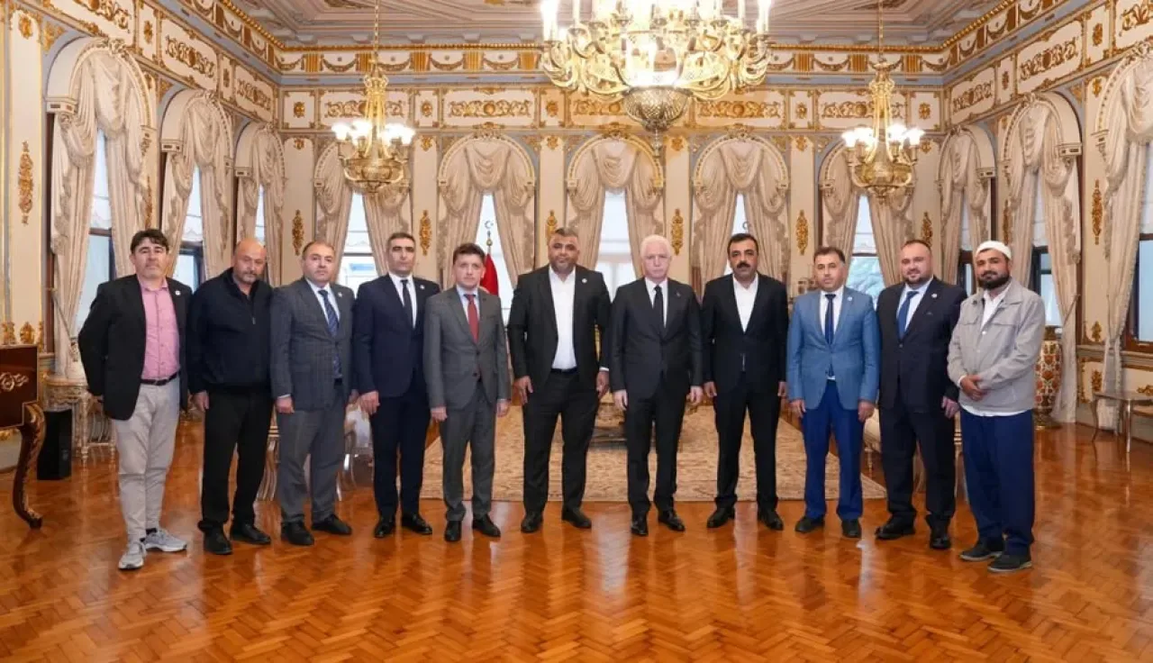 İstanbul Valisi Gül, Aksaray Dernekler Federasyonu Heyetini Kabul Etti İstanbul Valisi Gül, Aksaray Dernekler Federasyonu Heyetini Kabul Etti