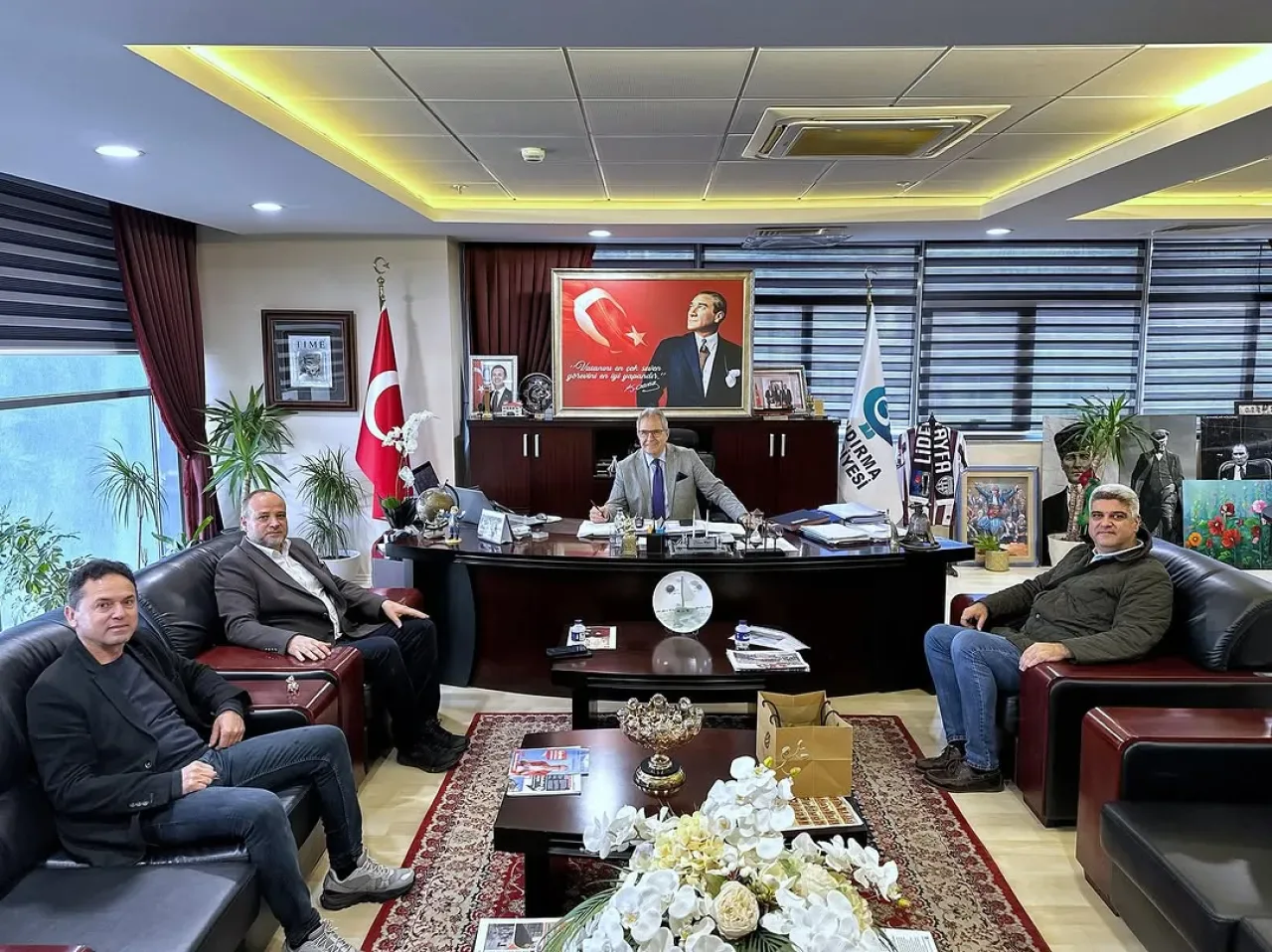 Bandırma Belediyesi'nden Siyaset ve Spor Dünyasına Ziyaret Bandırma Belediyesi'nden Siyaset ve Spor Dünyasına Ziyaret