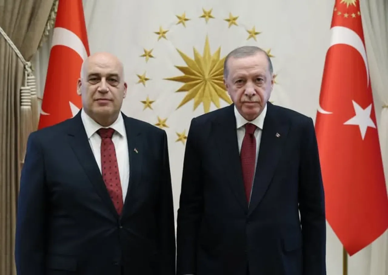 Cumhurbaşkanı Erdoğan, Filistin'in Yeni Büyükelçisi Abujaish'i Kabul Etti Cumhurbaşkanı Erdoğan, Filistin'in Yeni Büyükelçisi Abujaish'i Kabul Etti