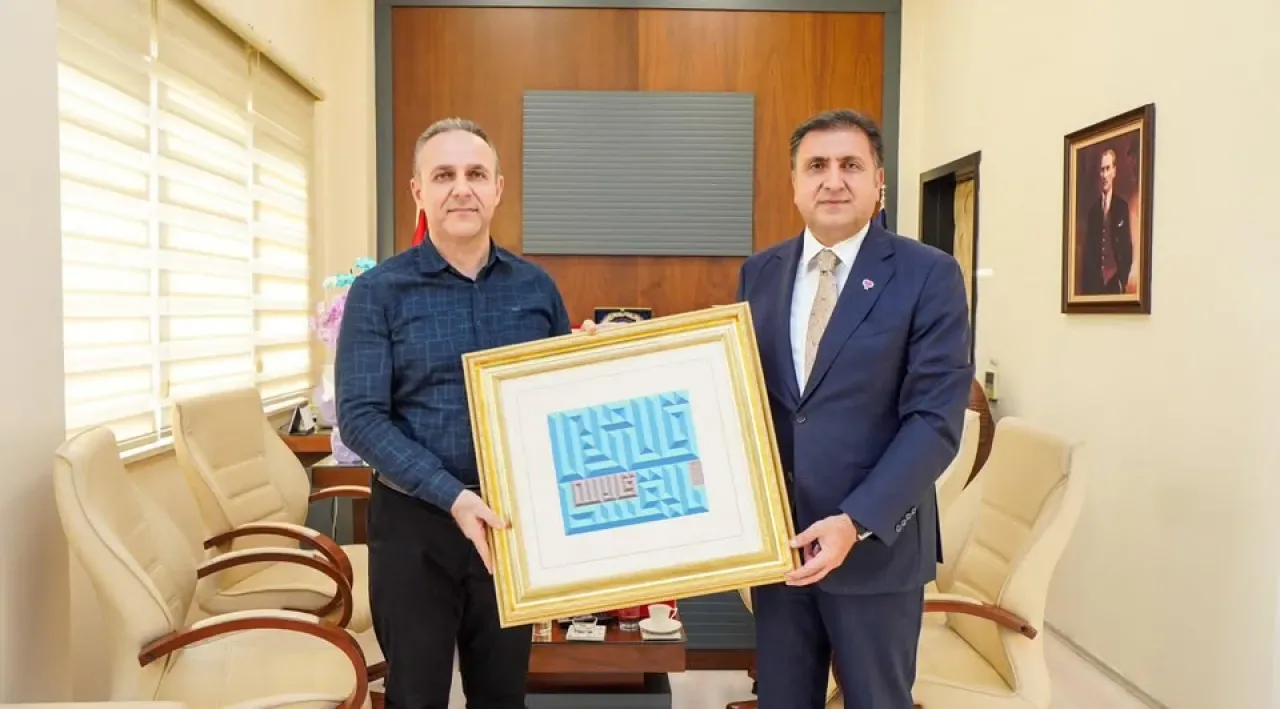 İstanbul Milli Eğitim Müdürü Yentür, YTÜ Eğitim Fakültesi Dekanı'nı Ziyaret Etti İstanbul Milli Eğitim Müdürü Yentür, YTÜ Eğitim Fakültesi Dekanı'nı Ziyaret Etti
