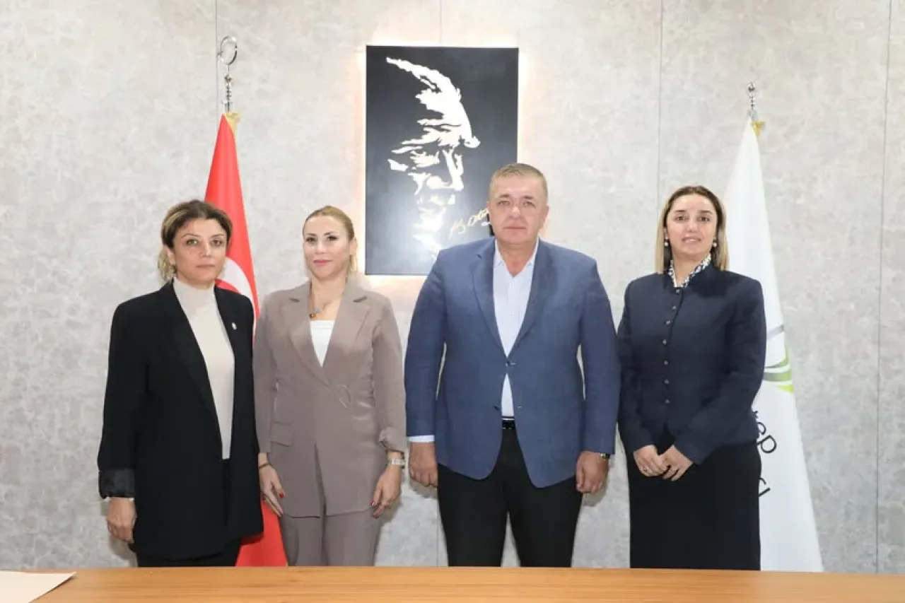 Gaziantep Ticaret Borsası'ndan Denetimli Serbestlik Gönüllülerine Ziyaret Gaziantep Ticaret Borsası'ndan Denetimli Serbestlik Gönüllülerine Ziyaret