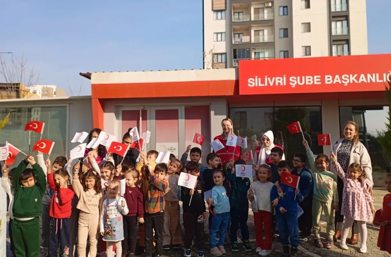 Türk Kızılay Silivri Şubesi, Minik Öğrencileri Ağırladı Türk Kızılay Silivri Şubesi, Minik Öğrencileri Ağırladı