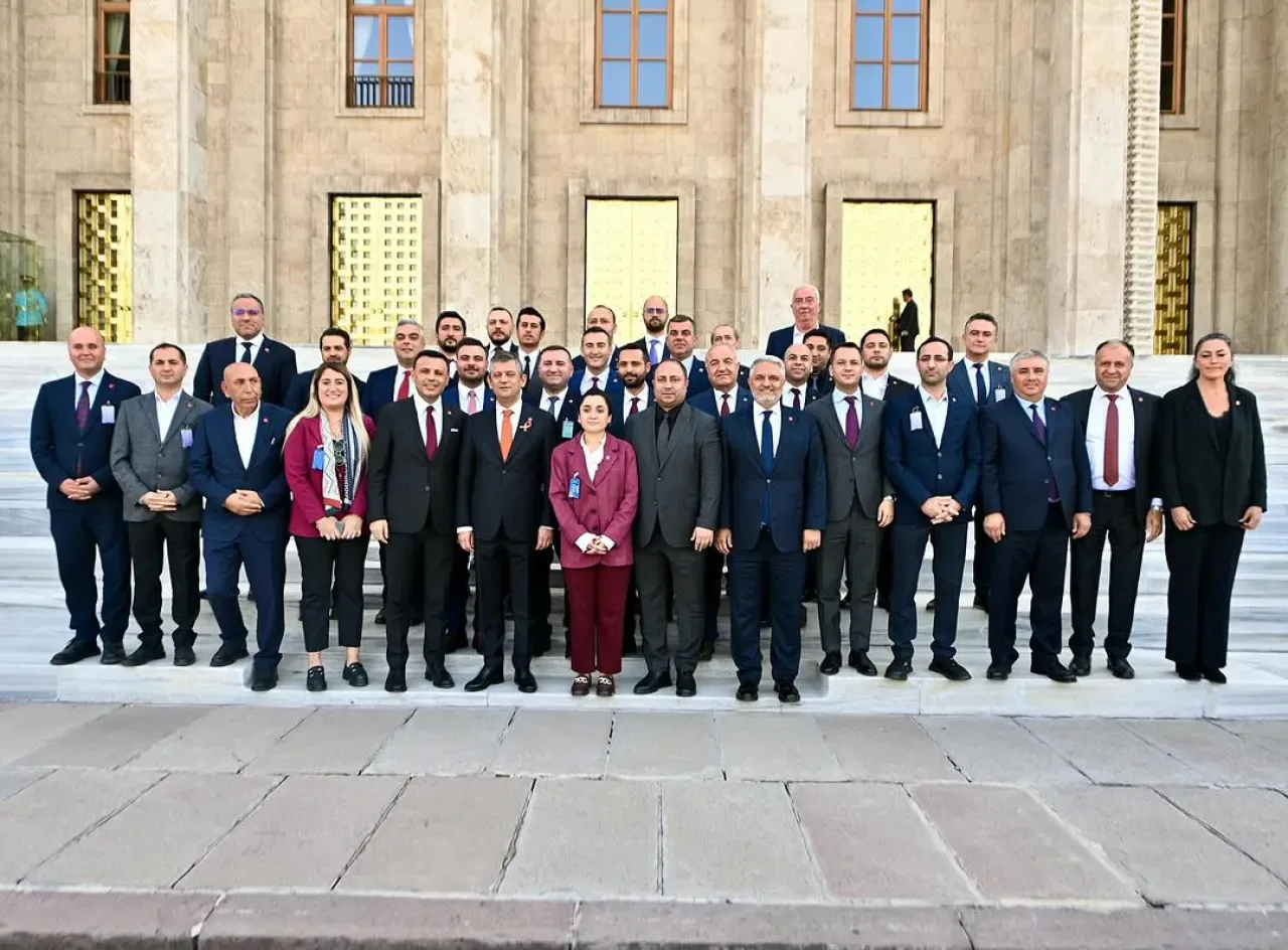 CHP Bakırköy İlçe Başkanlığı, TBMM'deki Grup Toplantısına Katıldı CHP Bakırköy İlçe Başkanlığı, TBMM'deki Grup Toplantısına Katıldı
