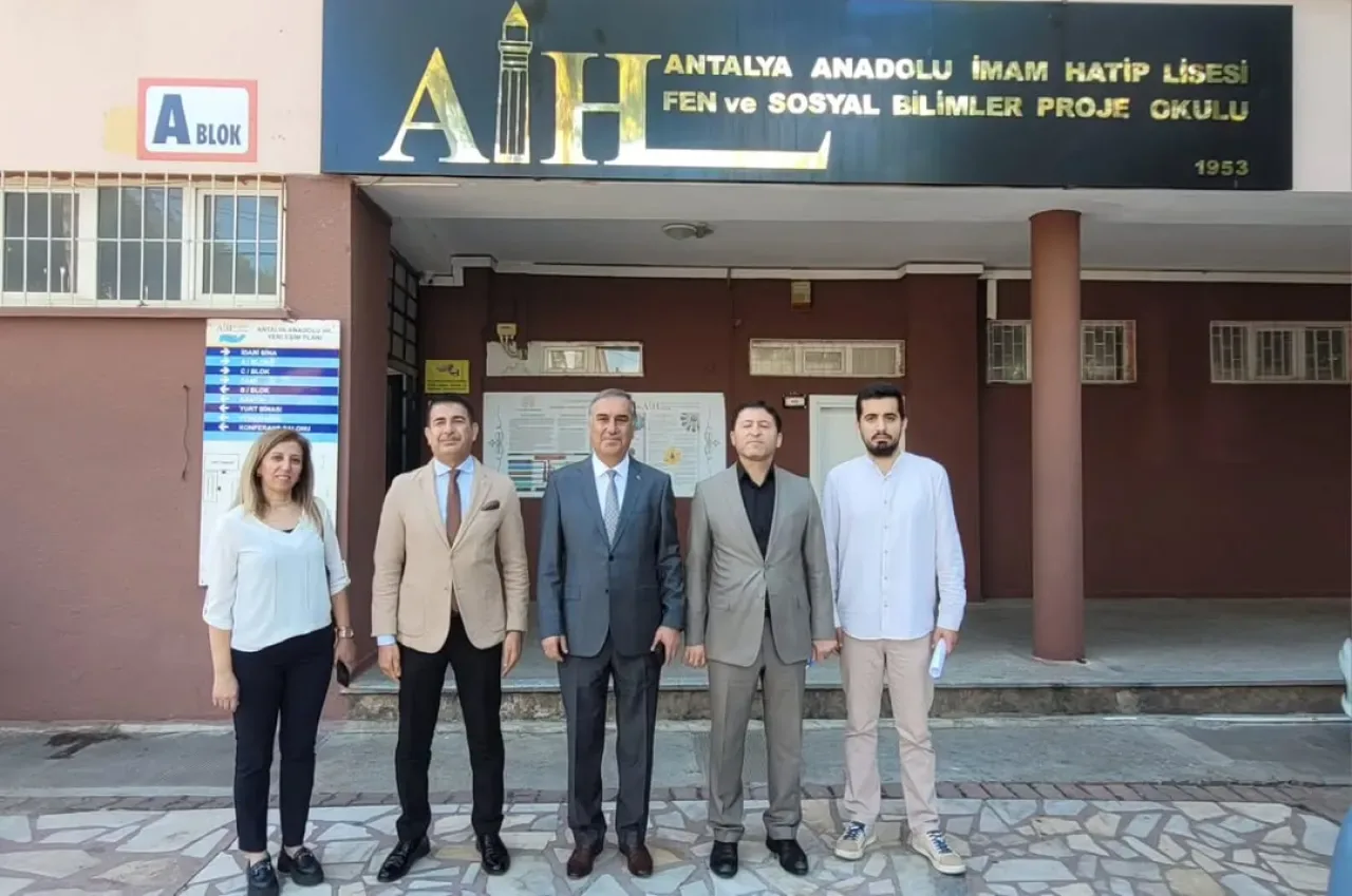 Muratpaşa İlçe Milli Eğitim Müdürlüğü Antalya Anadolu İmam Hatip Lisesi'ni Ziyaret Etti Muratpaşa İlçe Milli Eğitim Müdürlüğü Antalya Anadolu İmam Hatip Lisesi'ni Ziyaret Etti