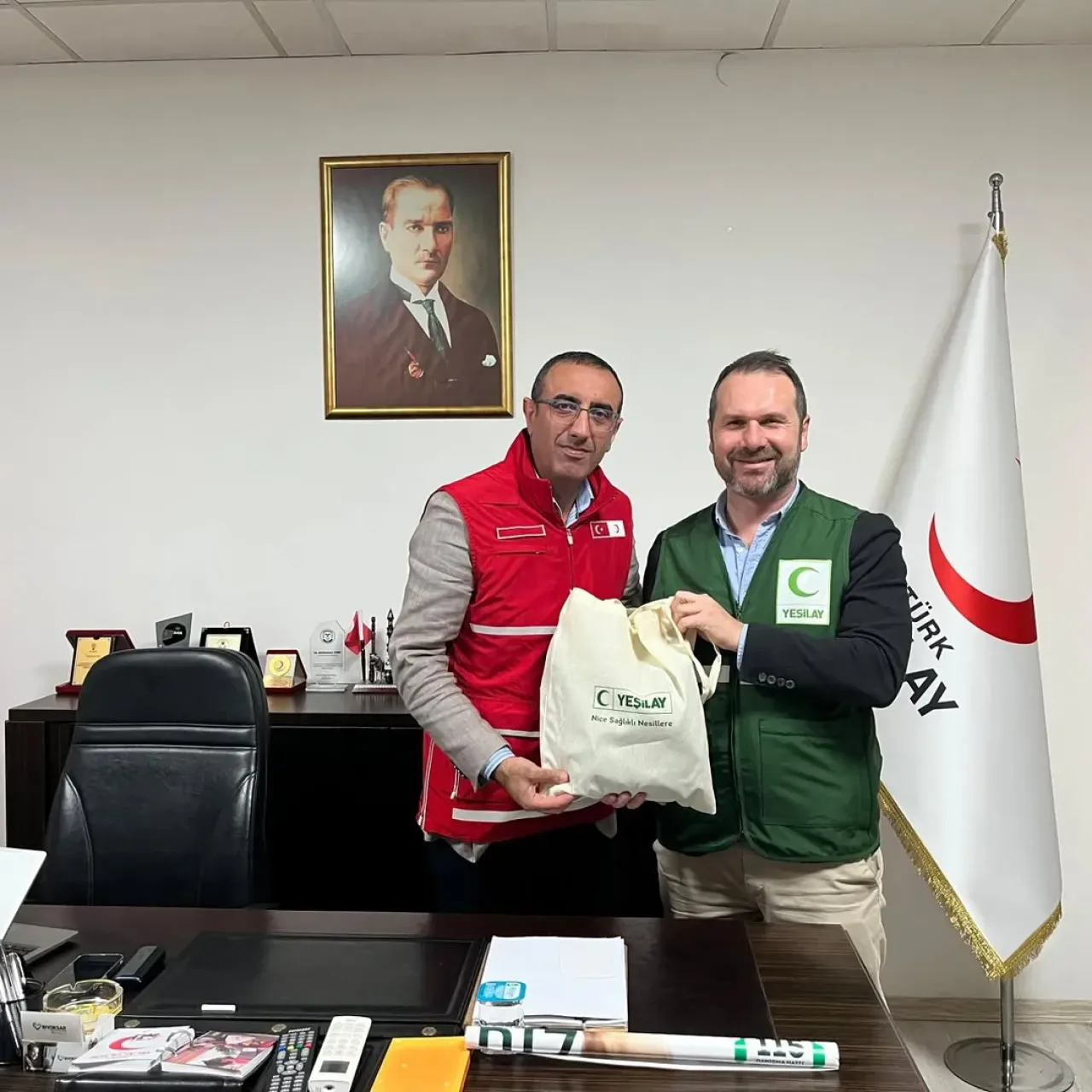 Yeşilay Çekmeköy ve Kızılay Çekmeköy'den Bağımlılıkla Mücadelede İş Birliği Yeşilay Çekmeköy ve Kızılay Çekmeköy'den Bağımlılıkla Mücadelede İş Birliği