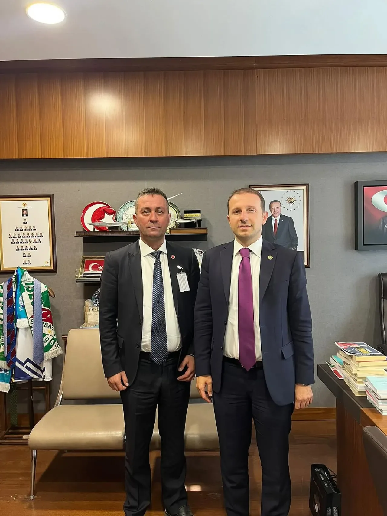 AK Parti Bursa Milletvekili Ahmet Kılıç, Meclis'te Bursa'dan Gelen Heyeti Ağırladı AK Parti Bursa Milletvekili Ahmet Kılıç, Meclis'te Bursa'dan Gelen Heyeti Ağırladı