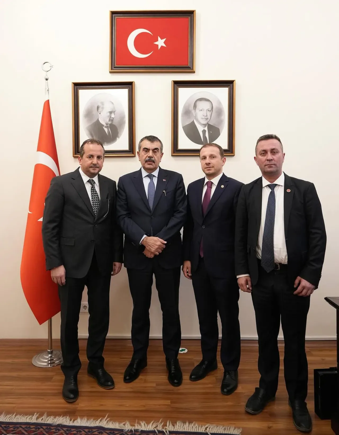 AK Parti Bursa Milletvekili Kılıç, Milli Eğitim Bakanı Tekin ile Bursa'nın Eğitim Yatırımlarını Görüştü AK Parti Bursa Milletvekili Kılıç, Milli Eğitim Bakanı Tekin ile Bursa'nın Eğitim Yatırımlarını Görüştü