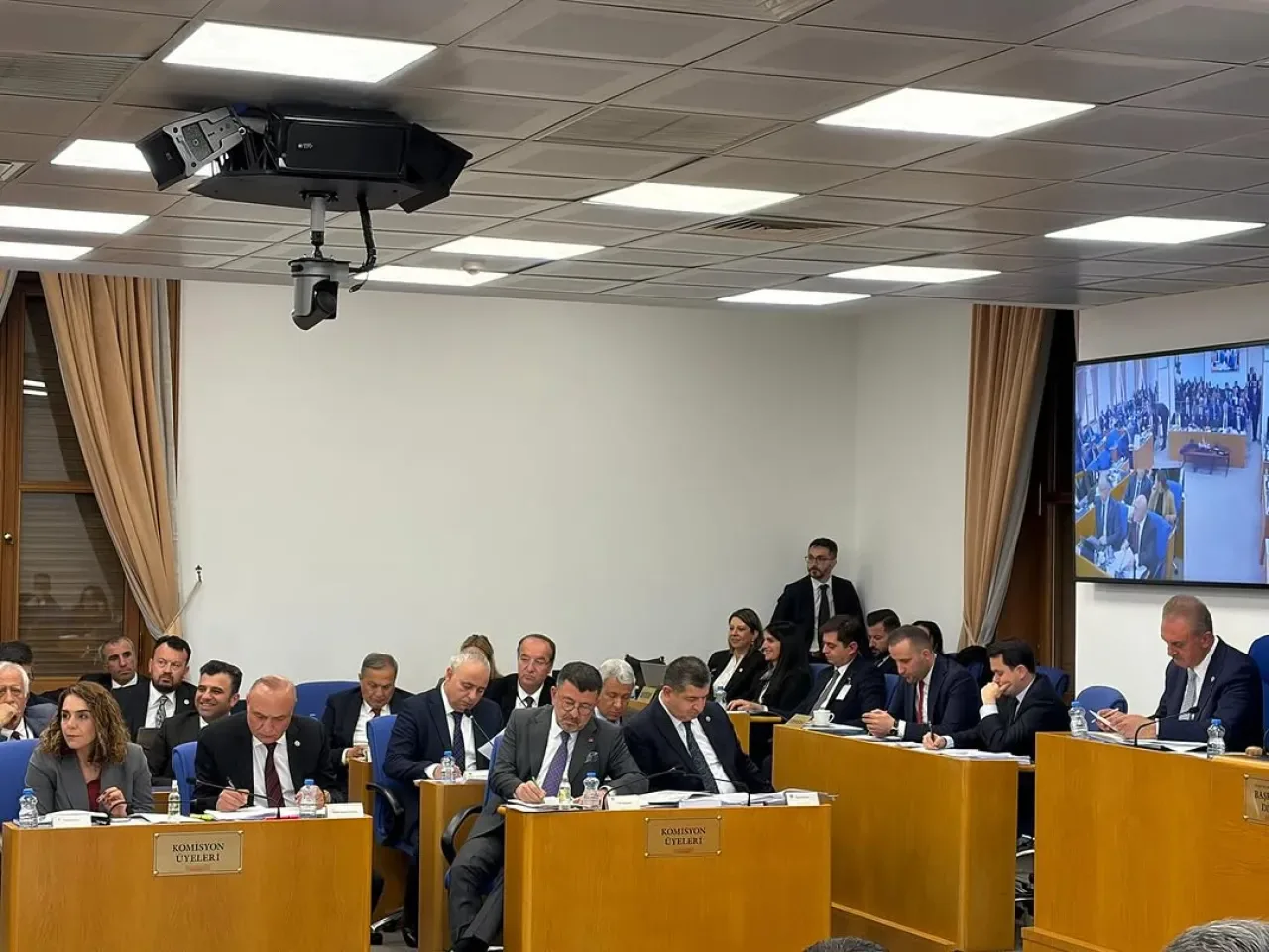 CHP'li Meriç'ten Sanayi ve Teknoloji Bakanlığı Bütçesine Eleştiri: "Bu Bütçe Üretimi Değil, İthalatı Ödüllendiriyor" CHP'li Meriç'ten Sanayi ve Teknoloji Bakanlığı Bütçesine Eleştiri: "Bu Bütçe Üretimi Değil, İthalatı Ödüllendiriyor"
