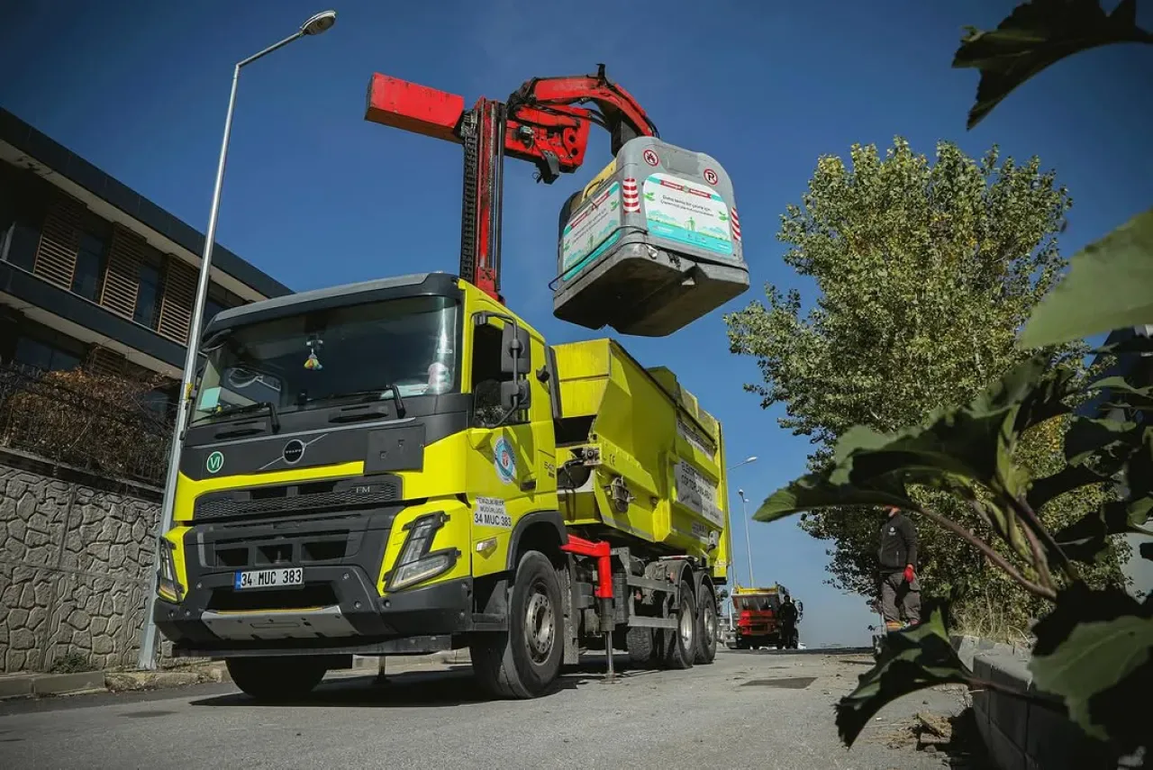 Etimesgut Belediyesi, Bağlıca ve Yeni Bağlıca'da Kapsamlı Temizlik Çalışması Gerçekleştirdi Etimesgut Belediyesi, Bağlıca ve Yeni Bağlıca'da Kapsamlı Temizlik Çalışması Gerçekleştirdi