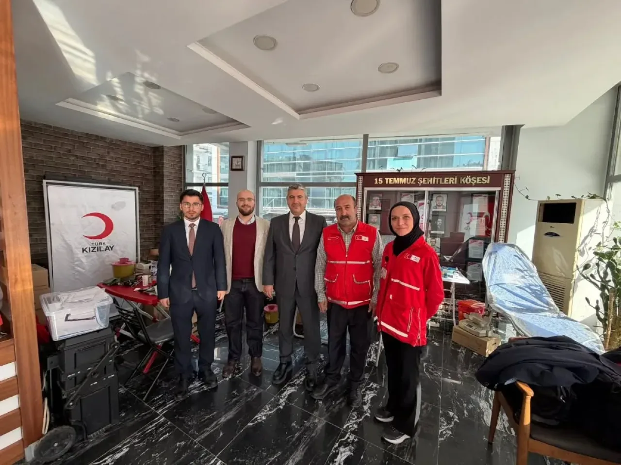 AK Parti Sincan İlçe Başkanlığı'ndan Kan Bağışı Kampanyası AK Parti Sincan İlçe Başkanlığı'ndan Kan Bağışı Kampanyası