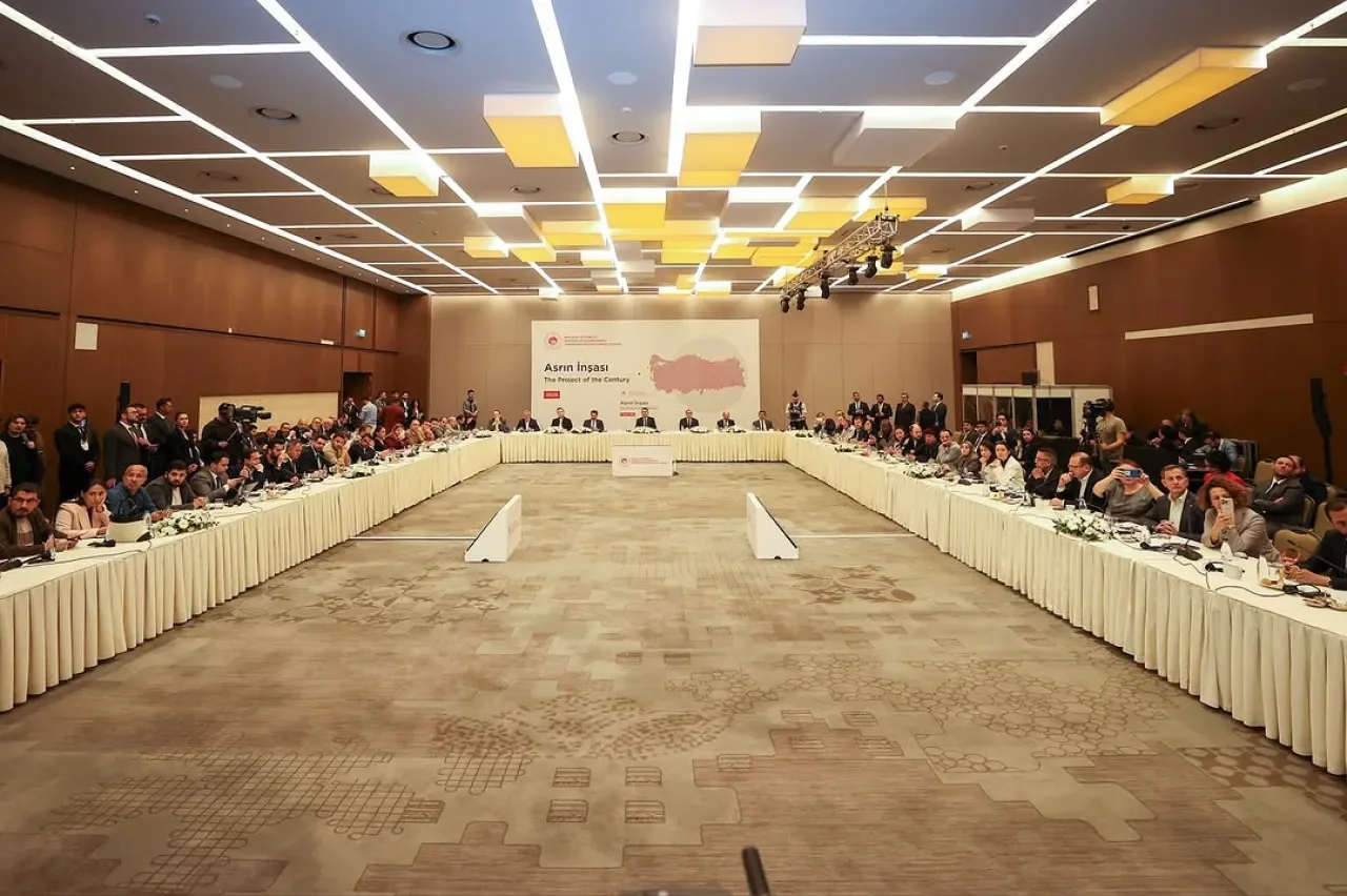 İstanbul Büyükşehir Belediye Başkan Adayı Murat Kurum, Hatay'da Deprem Konutları Hakkında Basın Açıklaması Yaptı İstanbul Büyükşehir Belediye Başkan Adayı Murat Kurum, Hatay'da Deprem Konutları Hakkında Basın Açıklaması Yaptı
