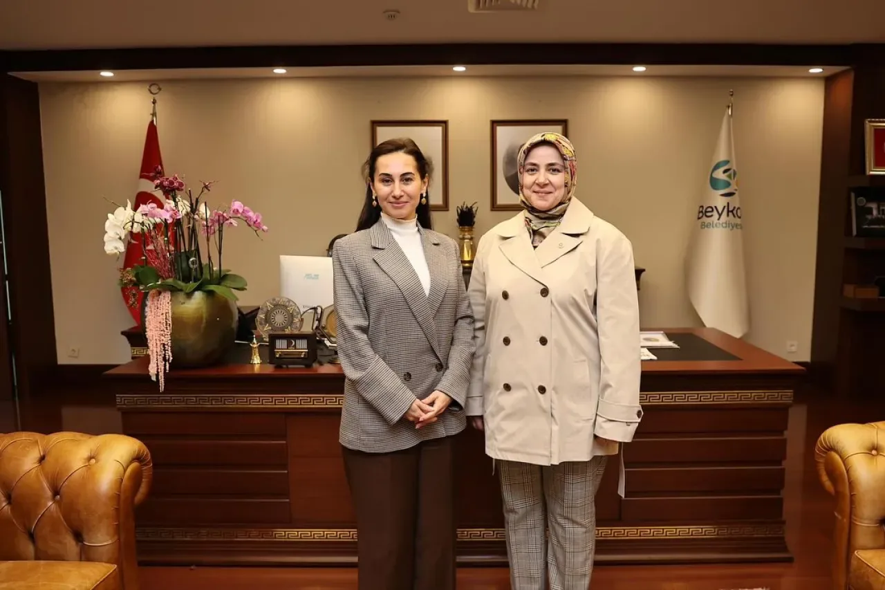 AK Parti'li Tuğba Işık Ercan ve Partililer Beykoz Belediye Başkanı Özlem Vural Gürzel'i Ziyaret Etti AK Parti'li Tuğba Işık Ercan ve Partililer Beykoz Belediye Başkanı Özlem Vural Gürzel'i Ziyaret Etti