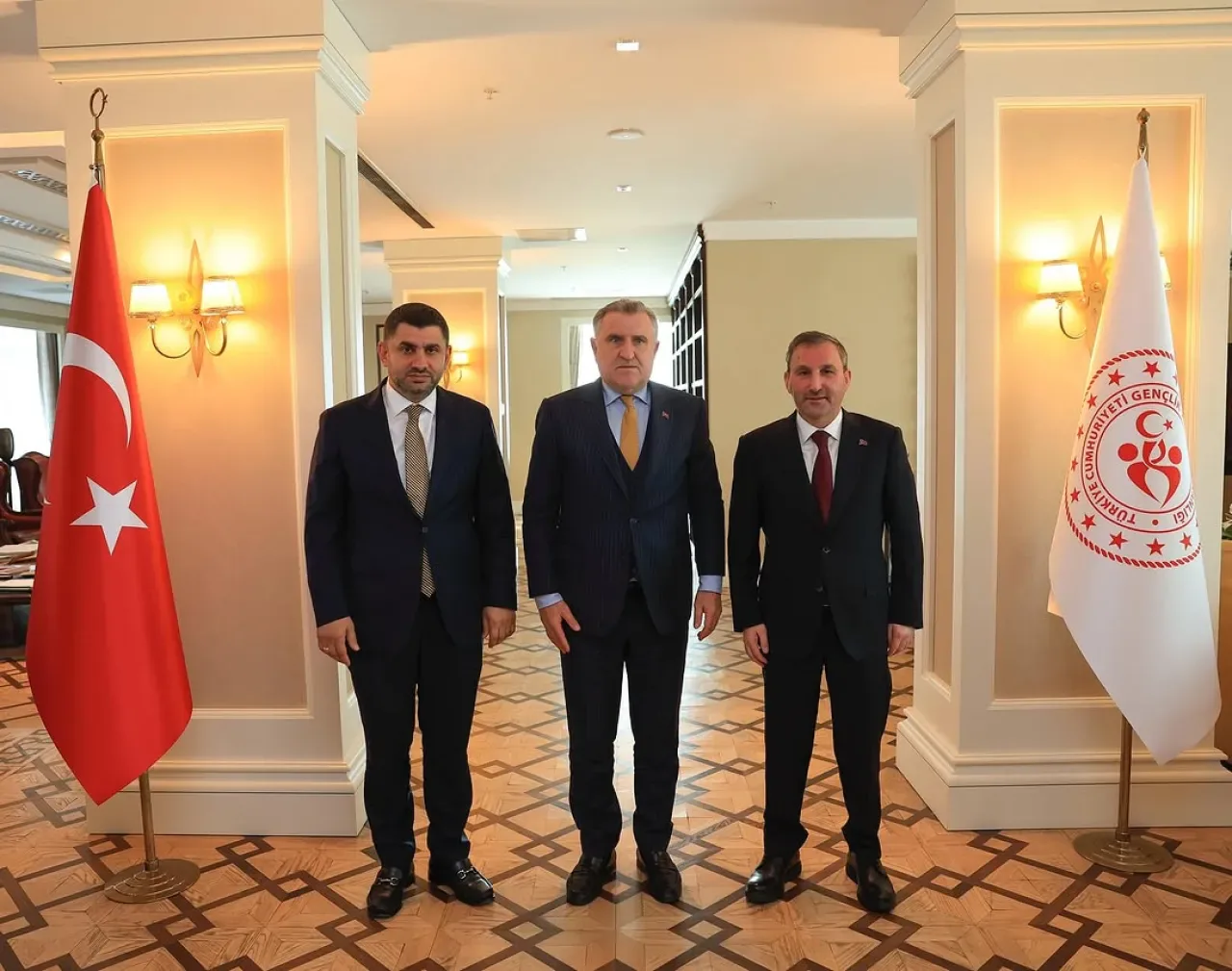 AK Parti'li Yahya Çelik, Bakanları Sultanbeyli'de Ziyaret Etti AK Parti'li Yahya Çelik, Bakanları Sultanbeyli'de Ziyaret Etti