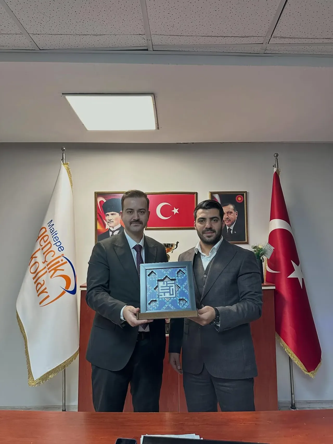 AK Parti ve MHP Gençlik Kolları Maltepe'de İş Birliği İçin Bir Araya Geldi AK Parti ve MHP Gençlik Kolları Maltepe'de İş Birliği İçin Bir Araya Geldi