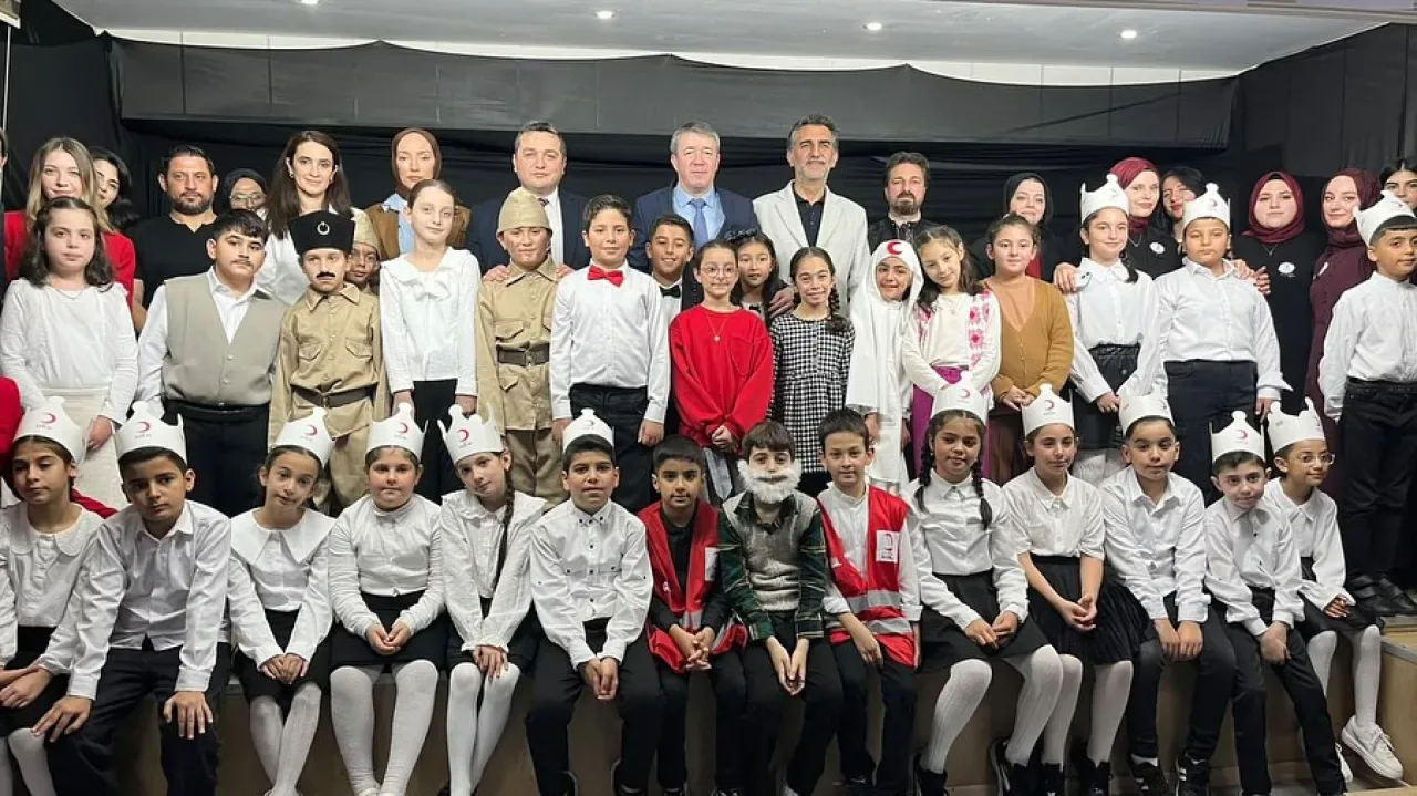 Kızılay Haftası Sultangazi'de Coşkuyla Kutlandı Kızılay Haftası Sultangazi'de Coşkuyla Kutlandı