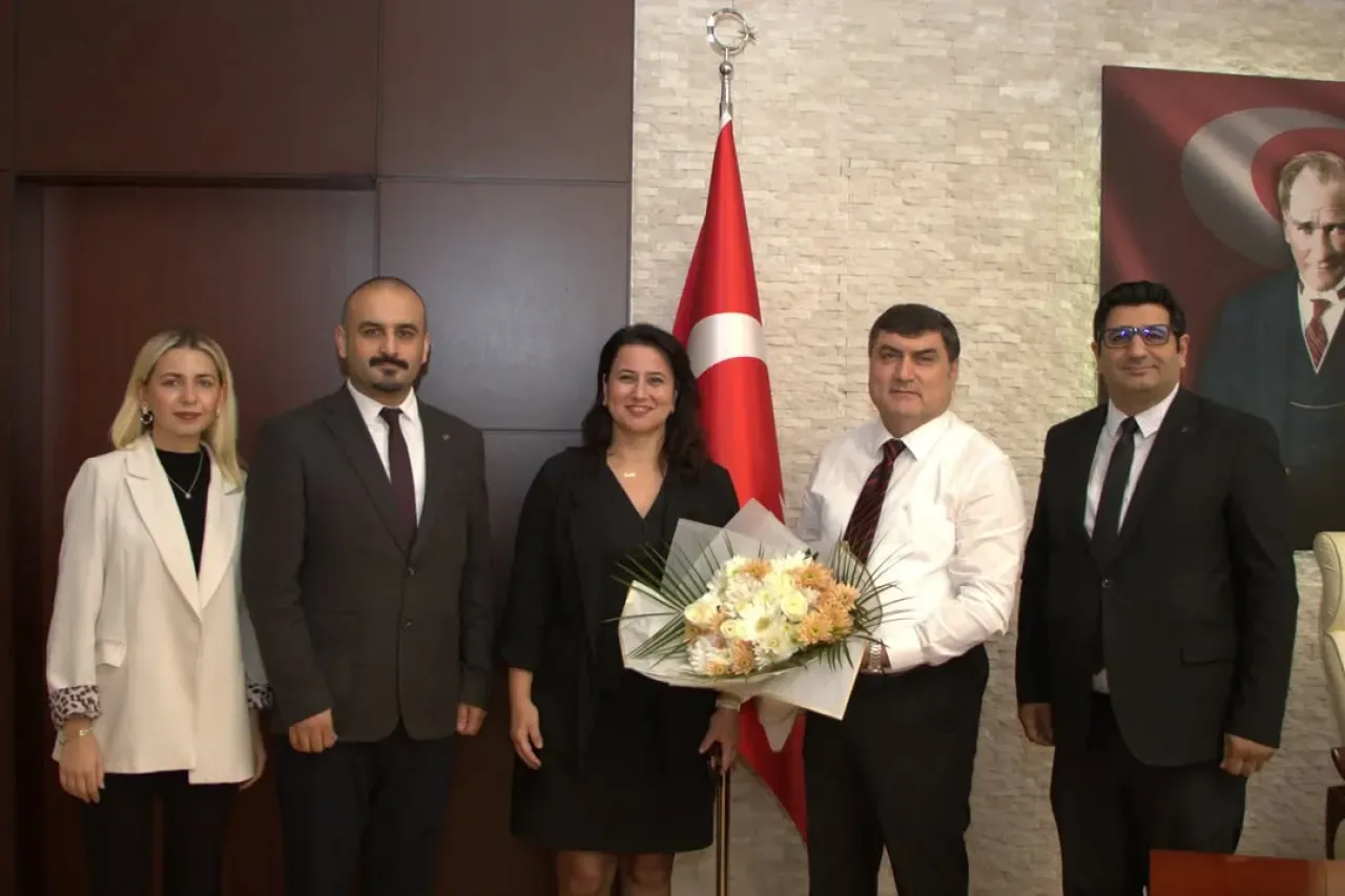 Sultanbeyli Kaymakamı Kemal Şahin, Uğur Okulları Yöneticilerini Ağırladı Sultanbeyli Kaymakamı Kemal Şahin, Uğur Okulları Yöneticilerini Ağırladı