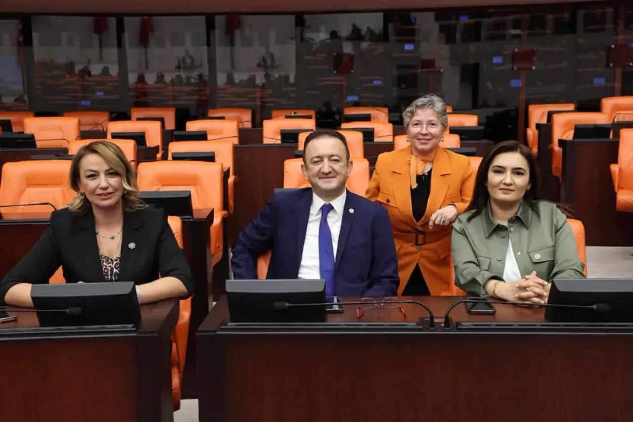 CHP'li Sevda Erdan Kılıç Meclis'te Halkın Sesi Olmak İçin Görev Başında CHP'li Sevda Erdan Kılıç Meclis'te Halkın Sesi Olmak İçin Görev Başında