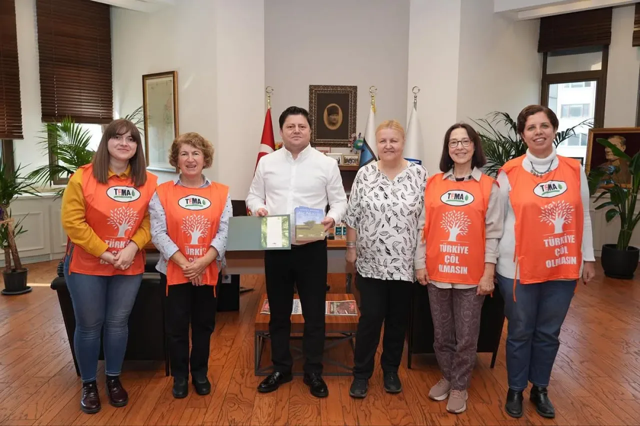 Kadıköy Belediyesi ve TEMA Vakfı İş Birliğini Güçlendiriyor Kadıköy Belediyesi ve TEMA Vakfı İş Birliğini Güçlendiriyor