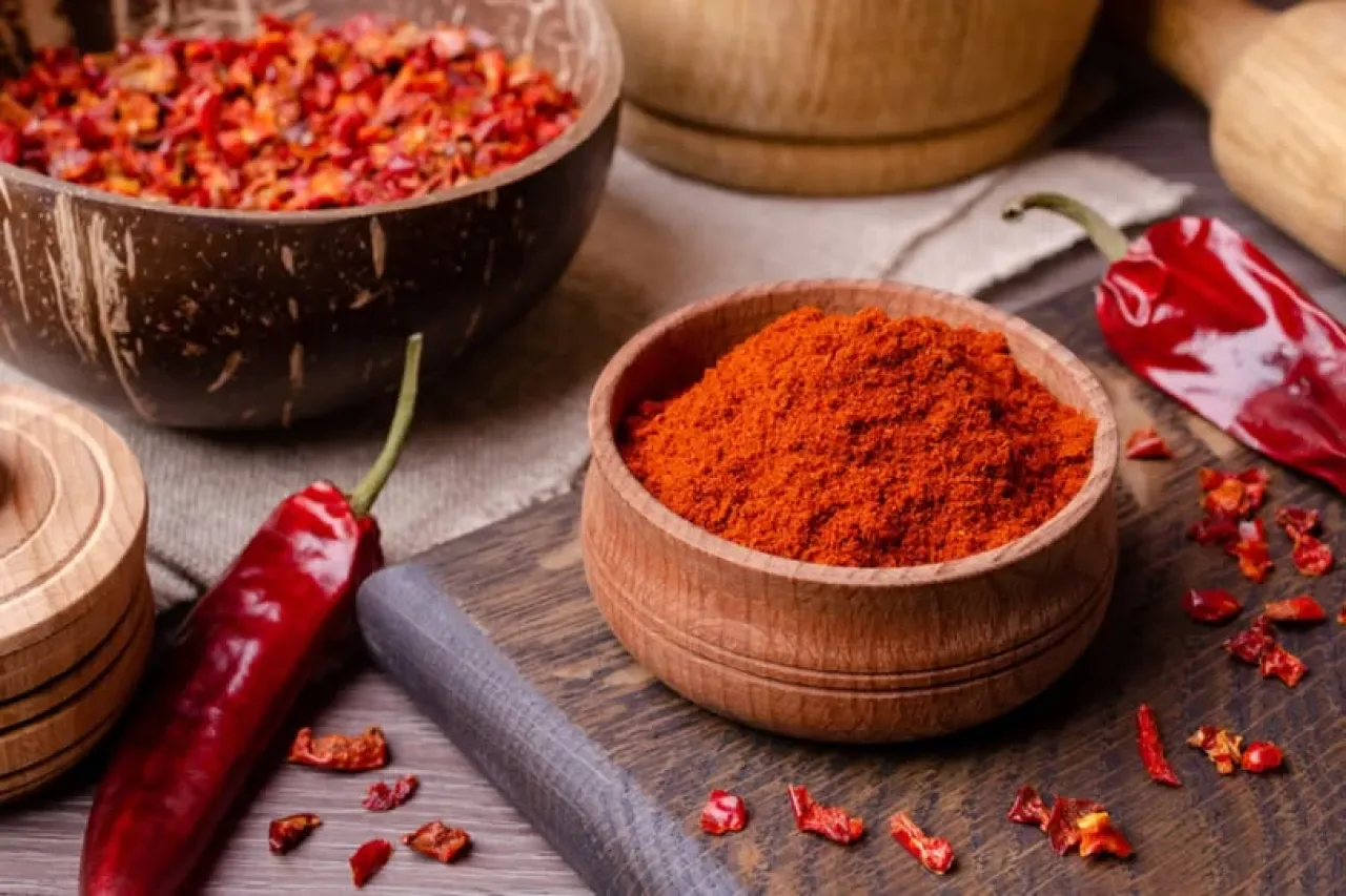 Paprika Nedir ve Nasıl Kullanılır? | Tariflere Lezzet Katan Baharat Paprika Nedir ve Nasıl Kullanılır? | Tariflere Lezzet Katan Baharat