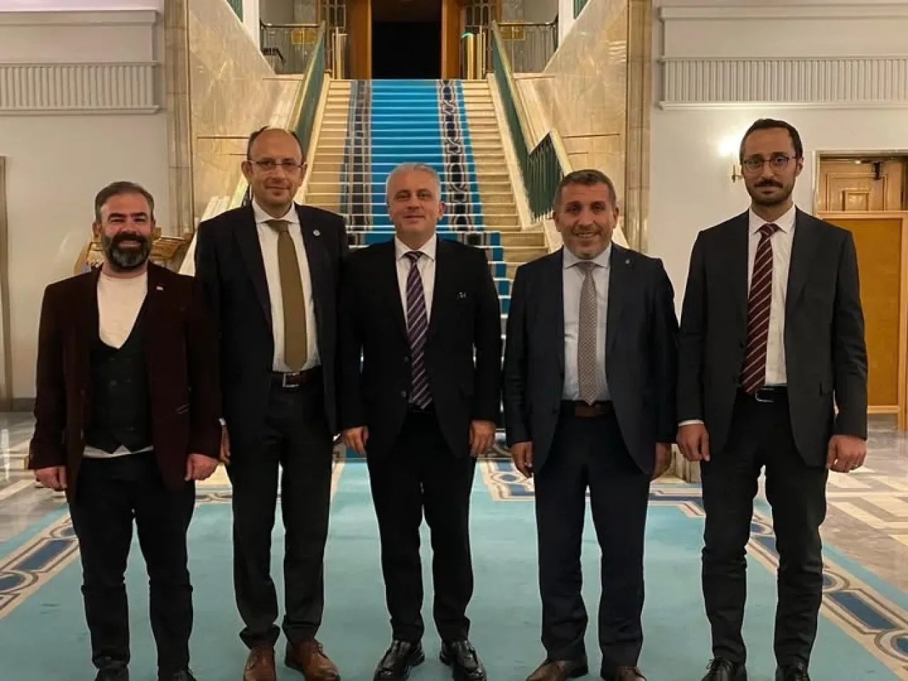 Ak Partili Ayhan Salman, TBMM'de Bursa'dan Misafirlerini Ağırladı Ak Partili Ayhan Salman, TBMM'de Bursa'dan Misafirlerini Ağırladı
