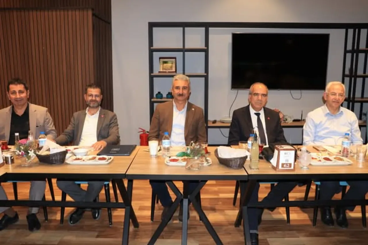 Cumhuriyet Halk Partisi Bursa'da Yeni Dönem Çalışmalarına Başladı Cumhuriyet Halk Partisi Bursa'da Yeni Dönem Çalışmalarına Başladı