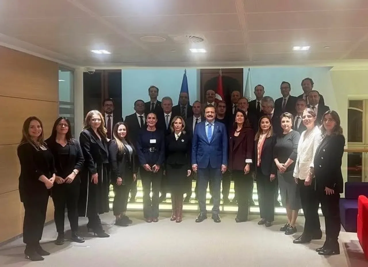 İzmir Ticaret Odası ve TOBB Heyeti, Brüksel'de AB Bilgi Merkezleri Projesi Koordinatörleri ile Bir Araya Geldi İzmir Ticaret Odası ve TOBB Heyeti, Brüksel'de AB Bilgi Merkezleri Projesi Koordinatörleri ile Bir Araya Geldi