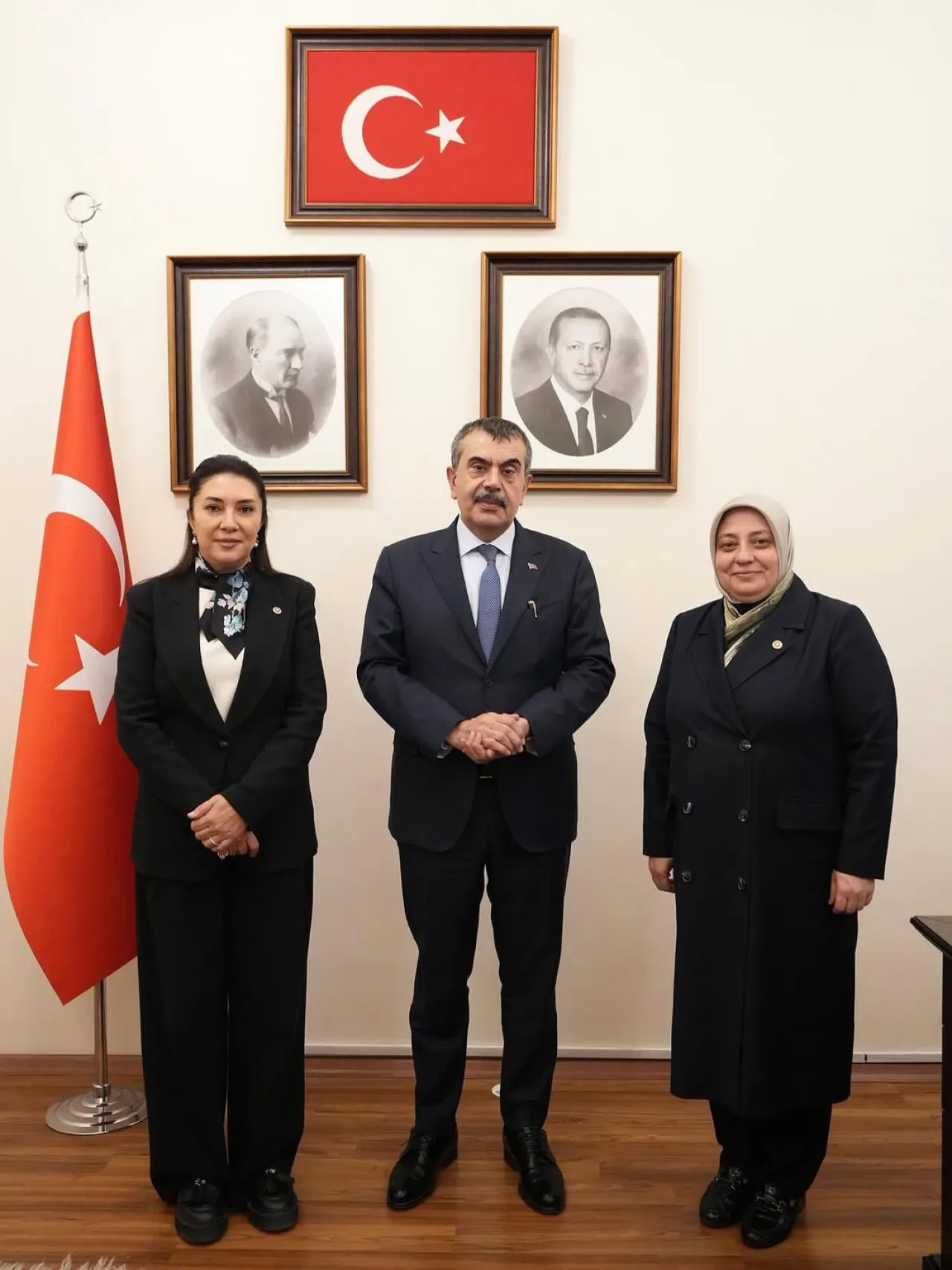 AK Parti Milletvekilleri Milli Eğitim Bakanı'nı Ziyaret Etti AK Parti Milletvekilleri Milli Eğitim Bakanı'nı Ziyaret Etti