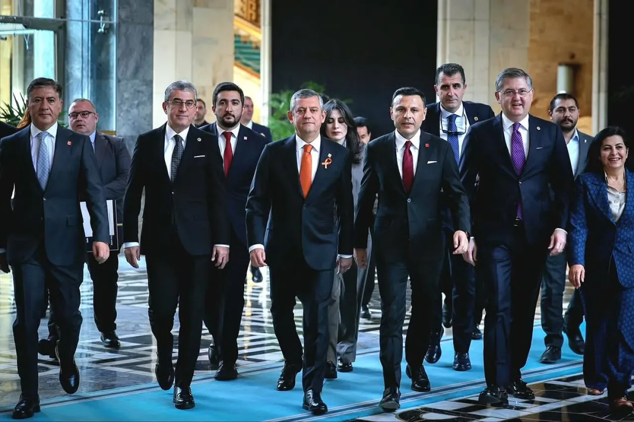 CHP'li Özgür Özel TBMM'de Parti Grubu Toplantısına Katıldı CHP'li Özgür Özel TBMM'de Parti Grubu Toplantısına Katıldı