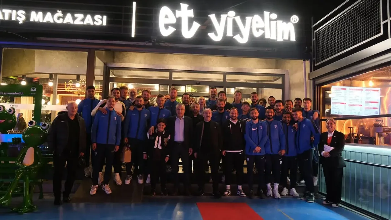 Beylikdüzüspor, Cafer Akdemir ve Et Yiyelim Ailesine Teşekkür Etti Beylikdüzüspor, Cafer Akdemir ve Et Yiyelim Ailesine Teşekkür Etti