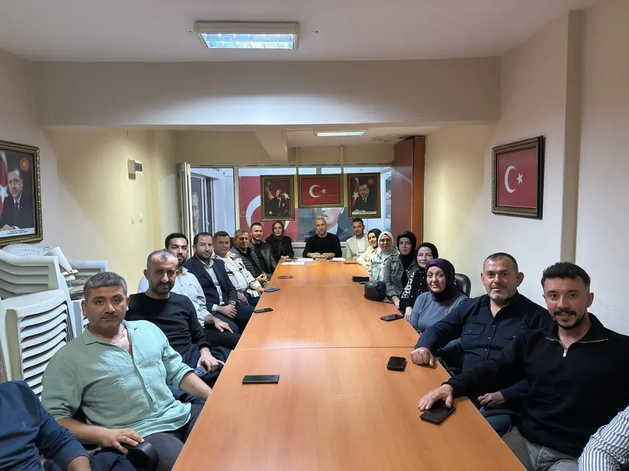 Kumluca AK Parti İlçe Başkanlığı'nda Haftalık Yönetim Kurulu Toplantısı Yapıldı Kumluca AK Parti İlçe Başkanlığı'nda Haftalık Yönetim Kurulu Toplantısı Yapıldı