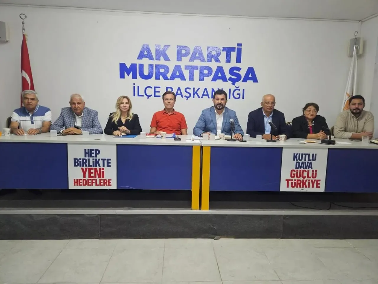 Muratpaşa AK Parti İlçe Başkanlığı Haftalık Toplantısını Gerçekleştirdi Muratpaşa AK Parti İlçe Başkanlığı Haftalık Toplantısını Gerçekleştirdi