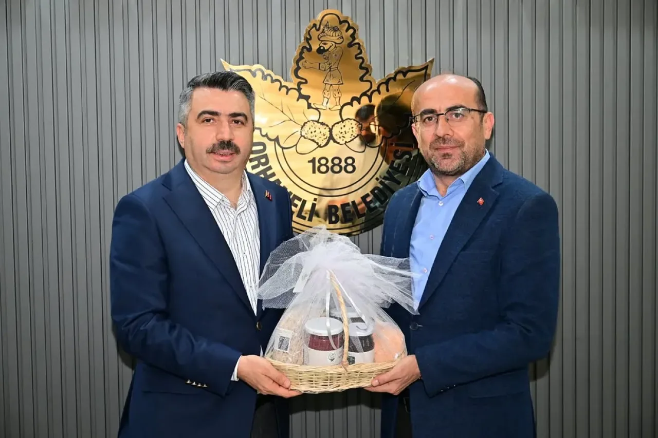 Yıldırım Belediye Başkanı Oktay Yılmaz, Orhaneli'nde Başkan Ali Osman Tayır'ı Ziyaret Etti Yıldırım Belediye Başkanı Oktay Yılmaz, Orhaneli'nde Başkan Ali Osman Tayır'ı Ziyaret Etti