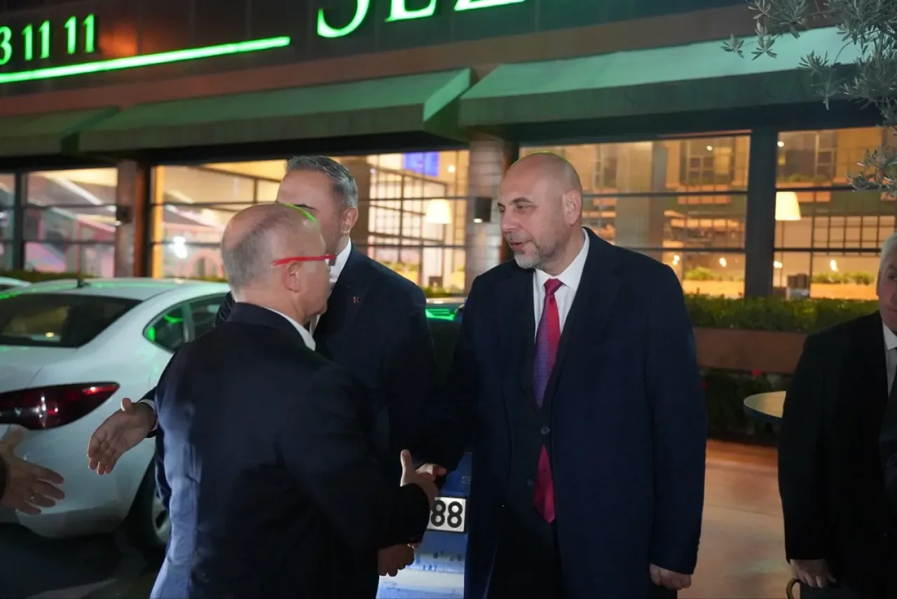AK Parti Orhangazi'de Danışma Meclisi Toplantısı Gerçekleştirildi AK Parti Orhangazi'de Danışma Meclisi Toplantısı Gerçekleştirildi