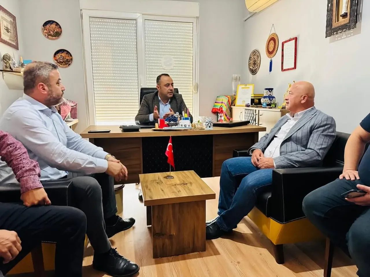 MHP Konyaaltı'nda "Hayırlı Günler Komşum" Ziyaretleri Gerçekleştirdi MHP Konyaaltı'nda "Hayırlı Günler Komşum" Ziyaretleri Gerçekleştirdi