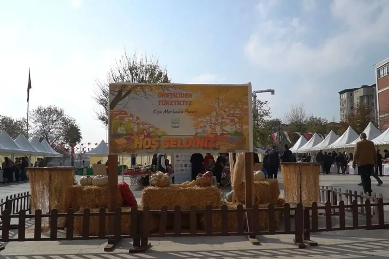 Büyükçekmece'de Kışa Merhaba Pazarı Açıldı Büyükçekmece'de Kışa Merhaba Pazarı Açıldı