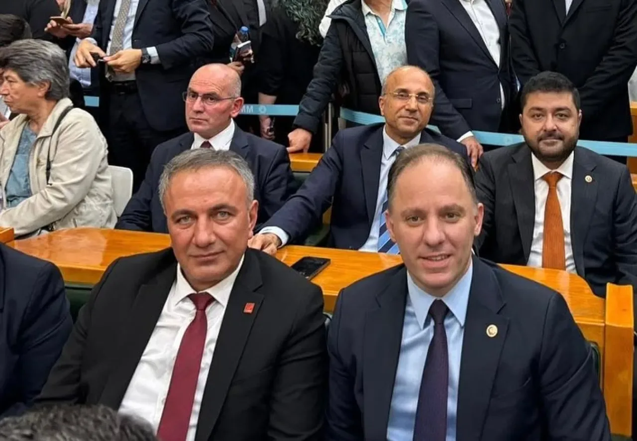CHP'li Yöneticiler TBMM'de Grup Toplantısına Katıldı CHP'li Yöneticiler TBMM'de Grup Toplantısına Katıldı