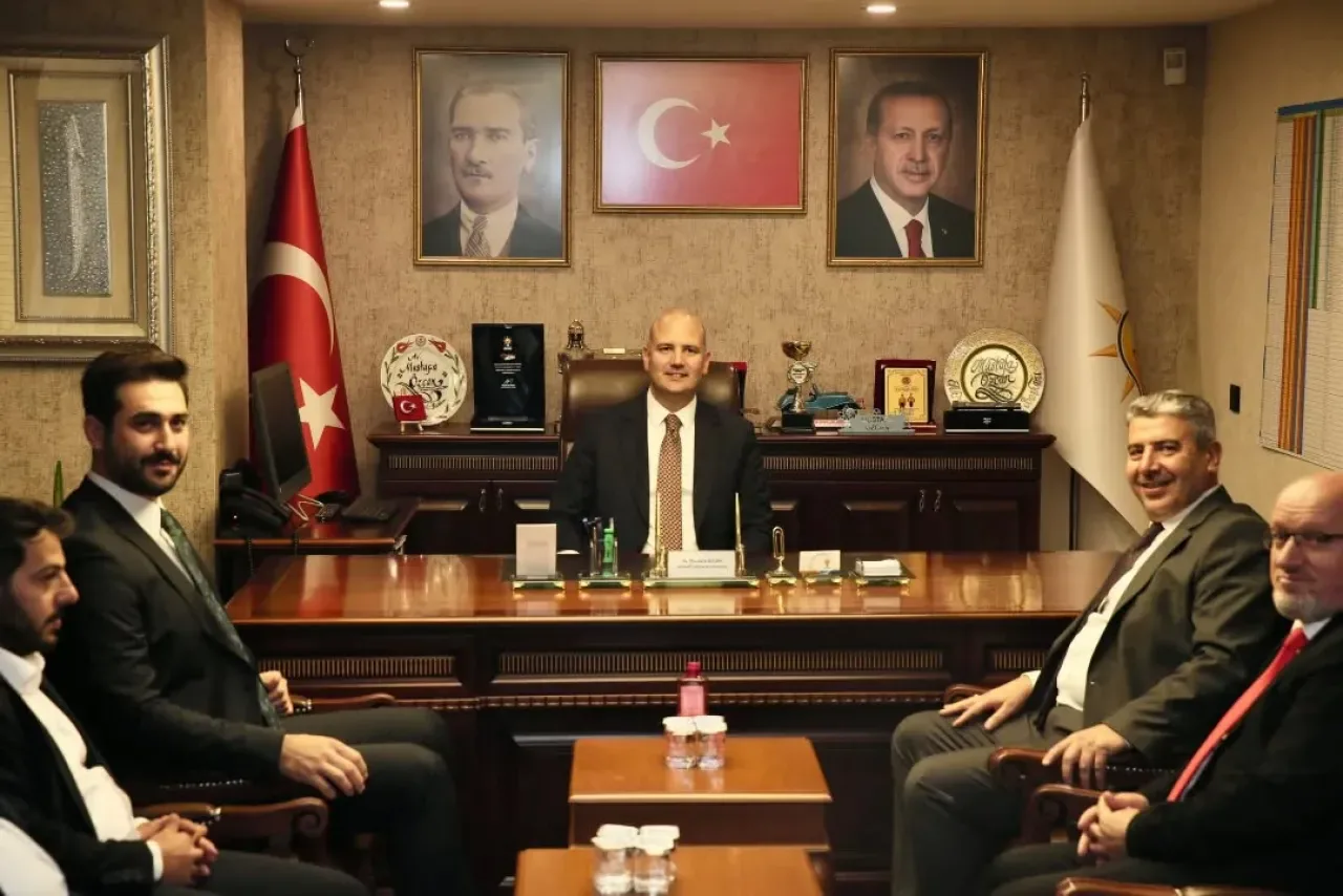 AK Parti Sincan İlçe Başkanı Mustafa Ozcan, Genel Başkan Yardımcısı Ömer İleri'yi Ağırladı AK Parti Sincan İlçe Başkanı Mustafa Ozcan, Genel Başkan Yardımcısı Ömer İleri'yi Ağırladı