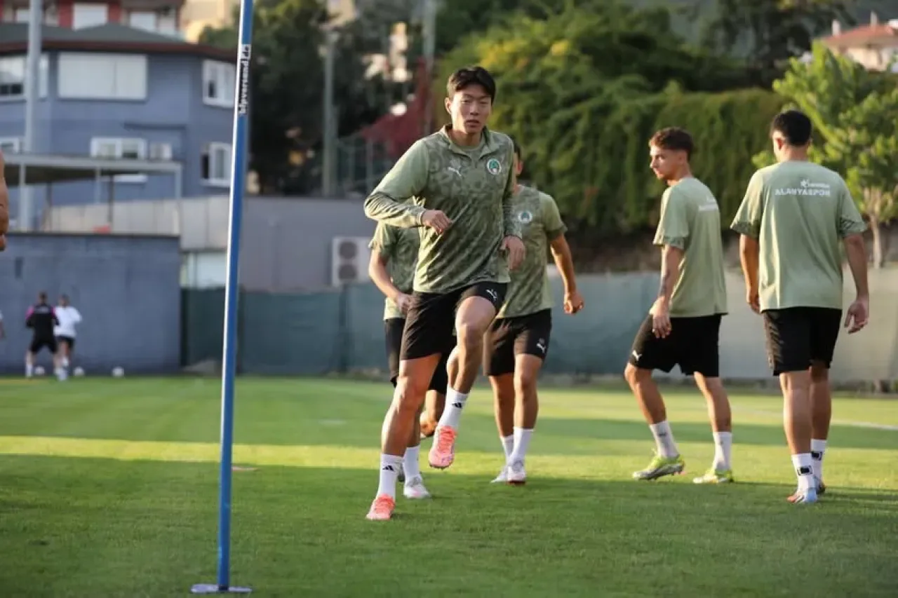 Corendon Alanyaspor, Trabzonspor Maçı Hazırlıklarına Başladı Corendon Alanyaspor, Trabzonspor Maçı Hazırlıklarına Başladı