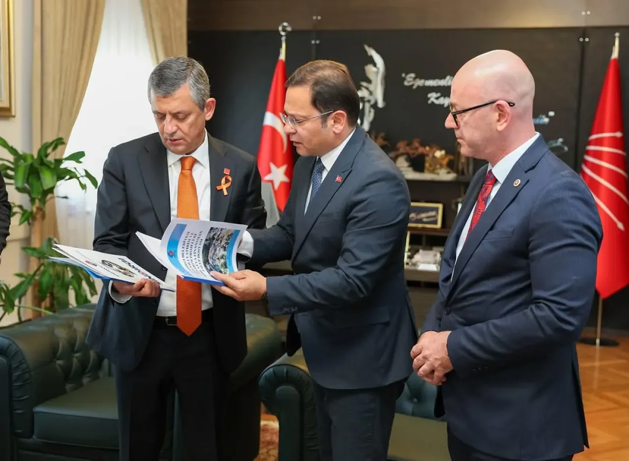 CHP'den Sındırgı'ya Depzemde Acil Müdahale Talebi: Afet Bölgesi İlan Edilsin CHP'den Sındırgı'ya Depzemde Acil Müdahale Talebi: Afet Bölgesi İlan Edilsin