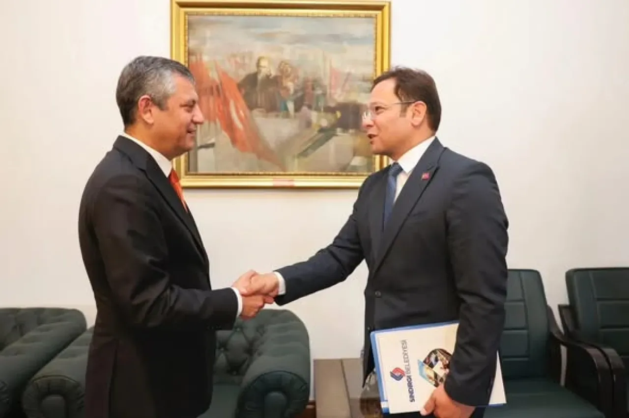 Sındırgı'da Deprem Sonrası Yeniden İnşa Çalışmaları ve Afet Bölgesi Talebi Sındırgı'da Deprem Sonrası Yeniden İnşa Çalışmaları ve Afet Bölgesi Talebi