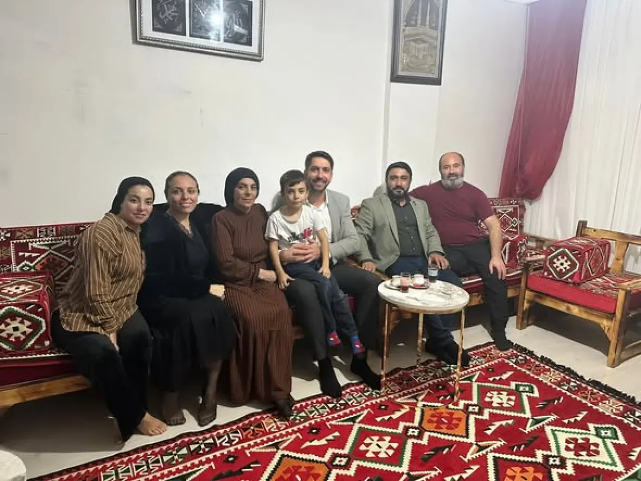 AK Parti Arnavutköy Yönetimi, Vatandaşlarla Buluştu AK Parti Arnavutköy Yönetimi, Vatandaşlarla Buluştu
