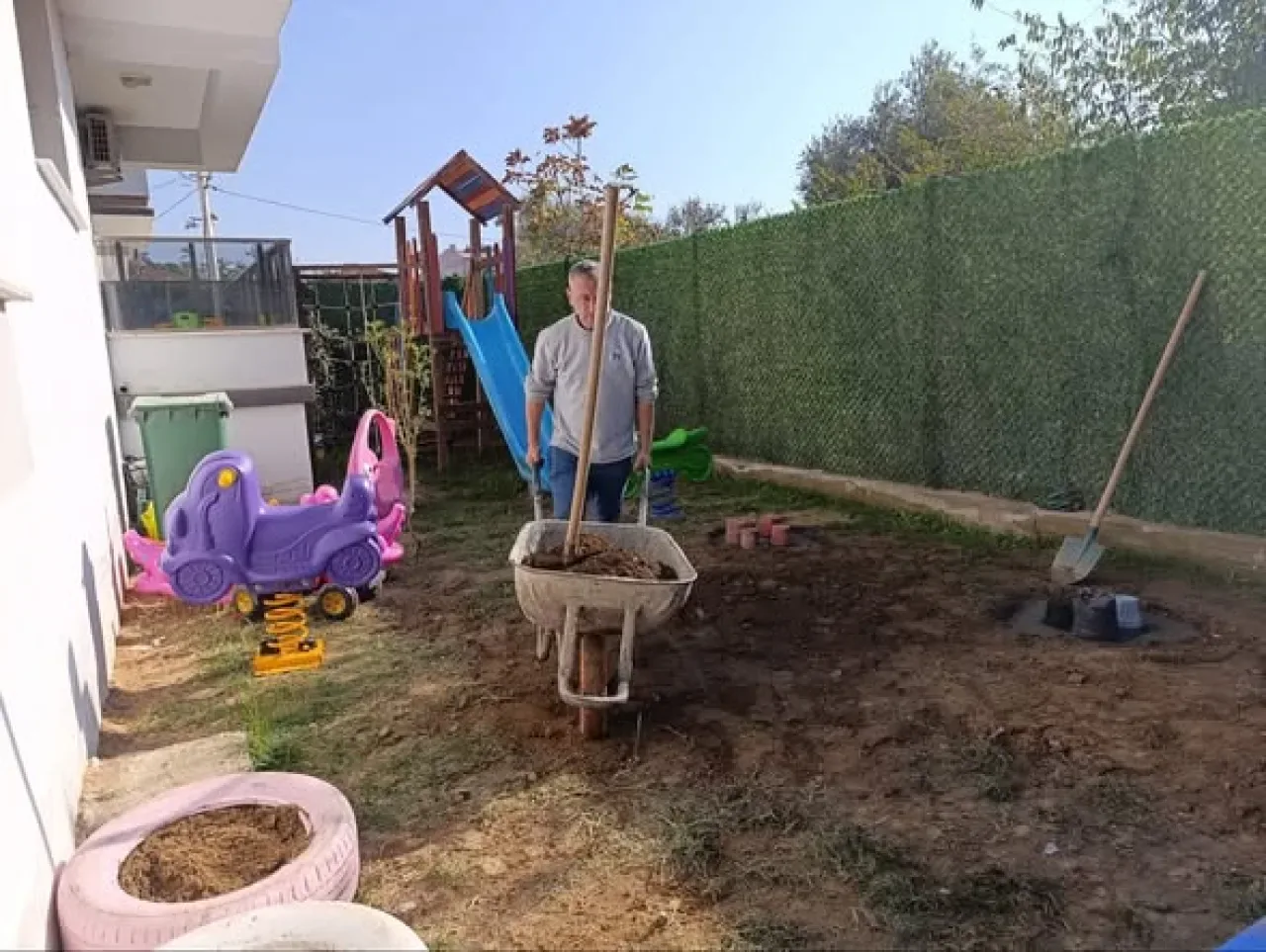 Kiraz Belediyesi, Çocuklar İçin Özel Bitki Dikim Alanı Oluşturuyor Kiraz Belediyesi, Çocuklar İçin Özel Bitki Dikim Alanı Oluşturuyor
