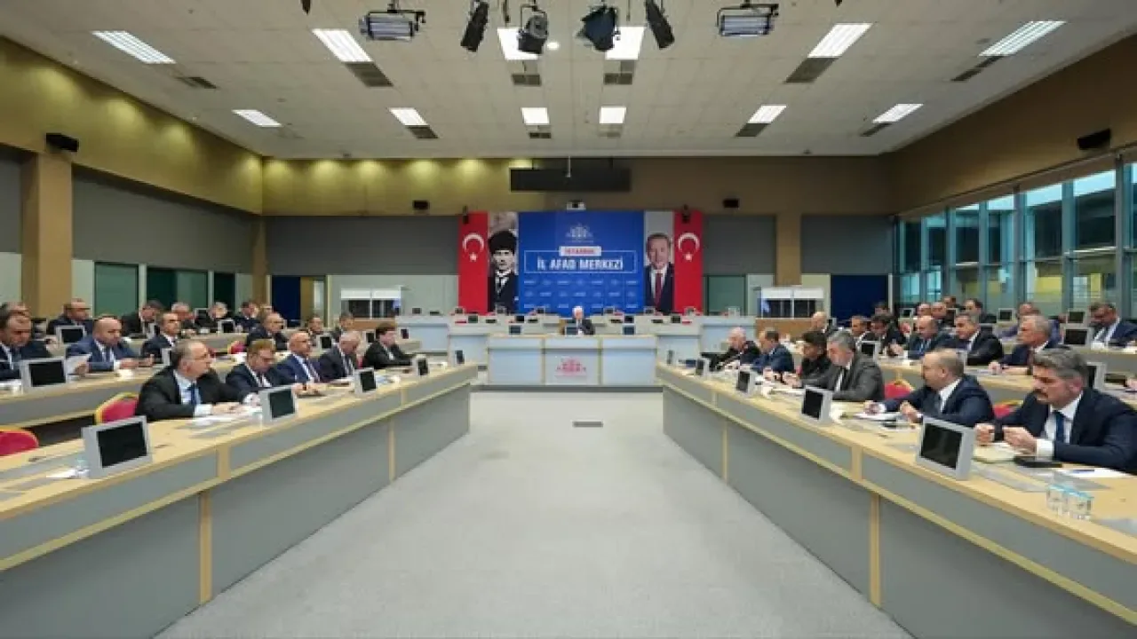 İstanbul'da Asayiş ve Güvenlik Değerlendirme Toplantısı Yapıldı İstanbul'da Asayiş ve Güvenlik Değerlendirme Toplantısı Yapıldı
