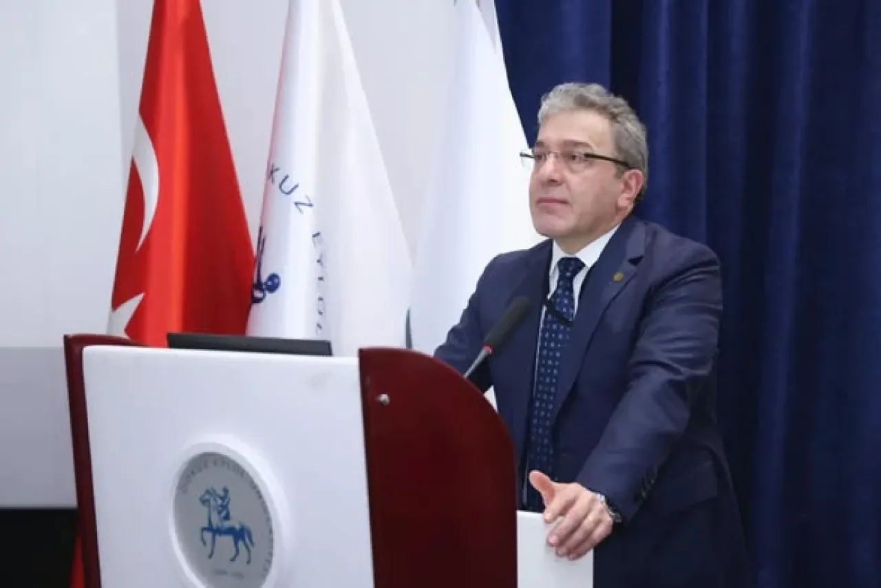 İzmir'de Üniversite-Sanayi İş Birliği Zirvesi: Gelecek İçin Yeni Ortaklıklar İzmir'de Üniversite-Sanayi İş Birliği Zirvesi: Gelecek İçin Yeni Ortaklıklar