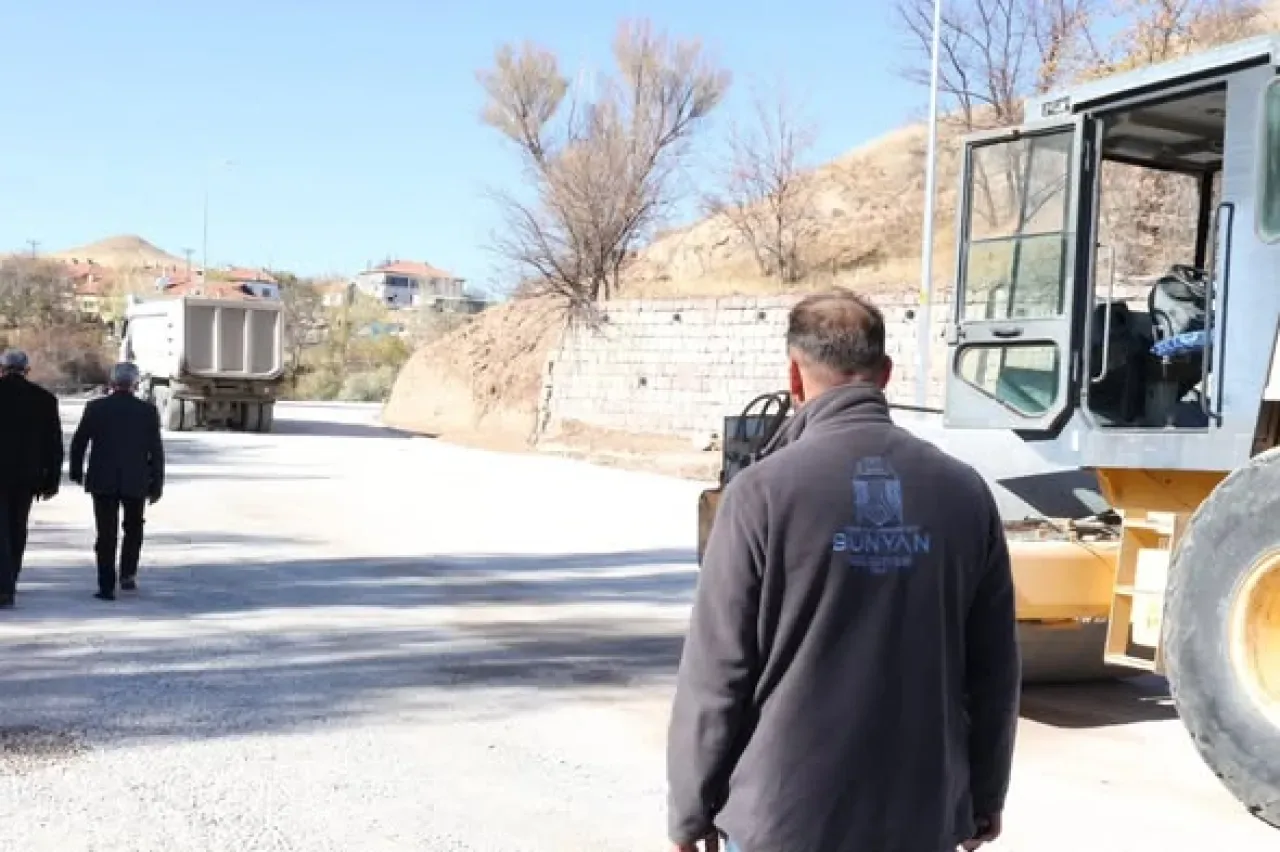 Bünyan'da Değirmen Restoran Çevresinde Asfalt Çalışmaları Başladı Bünyan'da Değirmen Restoran Çevresinde Asfalt Çalışmaları Başladı