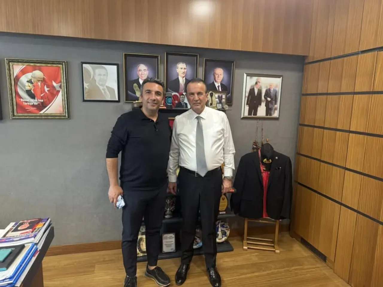 Antalya Milletvekilinden Basın Çalışanlarına Teşekkür Antalya Milletvekilinden Basın Çalışanlarına Teşekkür