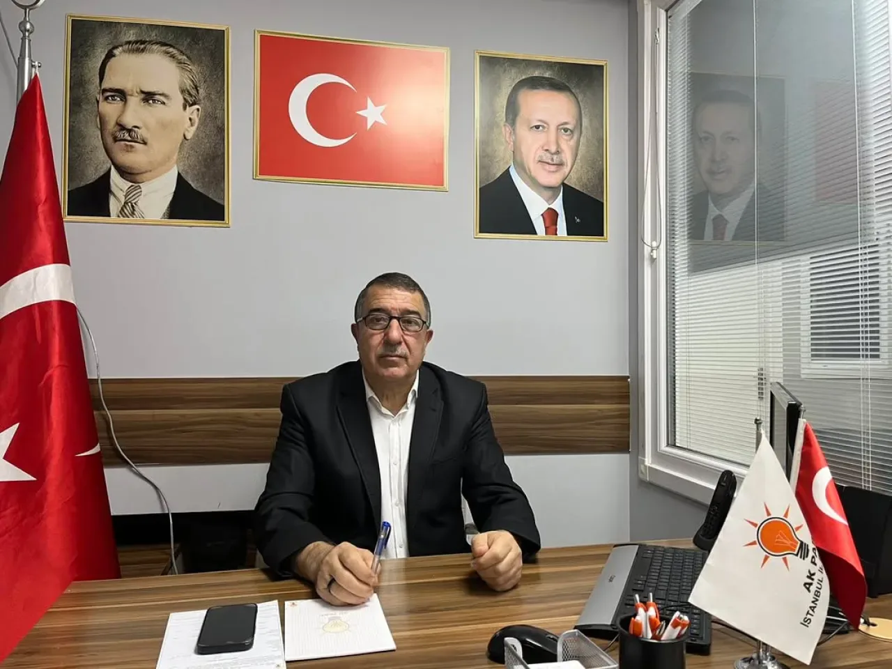 AK Parti Ümraniye İlçe Başkanlığı'nda Vatandaş Günü AK Parti Ümraniye İlçe Başkanlığı'nda Vatandaş Günü