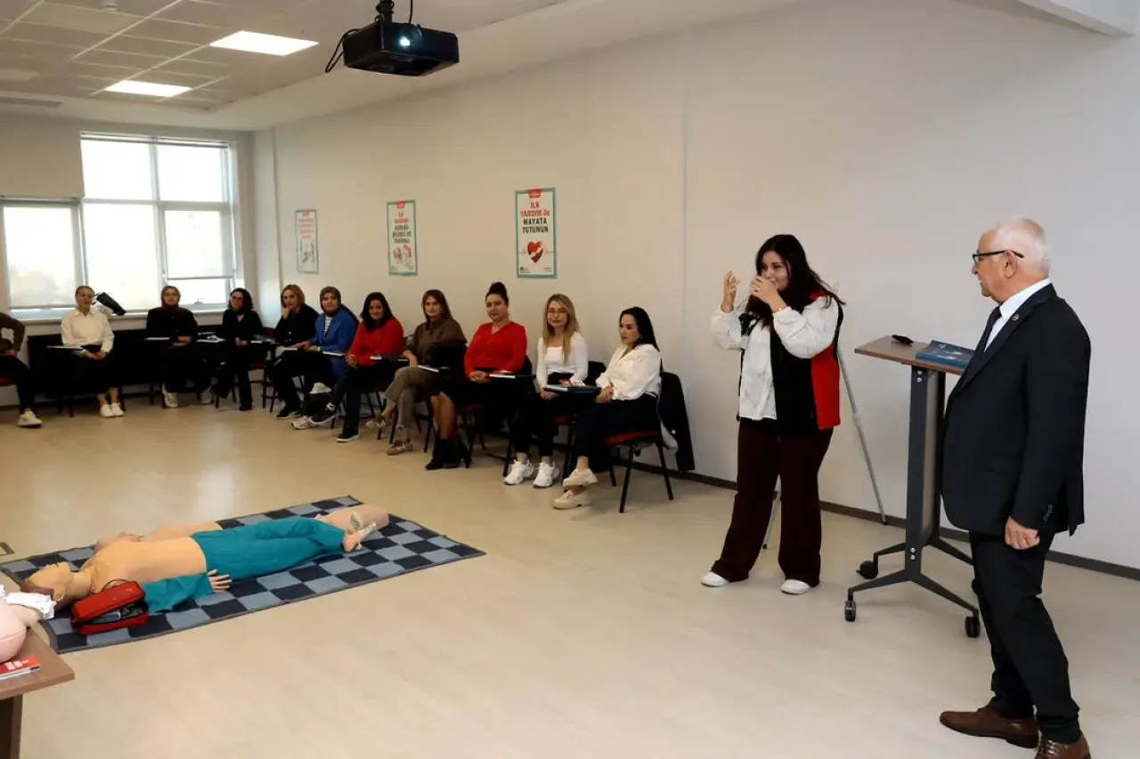 Polatlı Belediyesi İlk Yardım Eğitim Merkezi Açıldı Polatlı Belediyesi İlk Yardım Eğitim Merkezi Açıldı