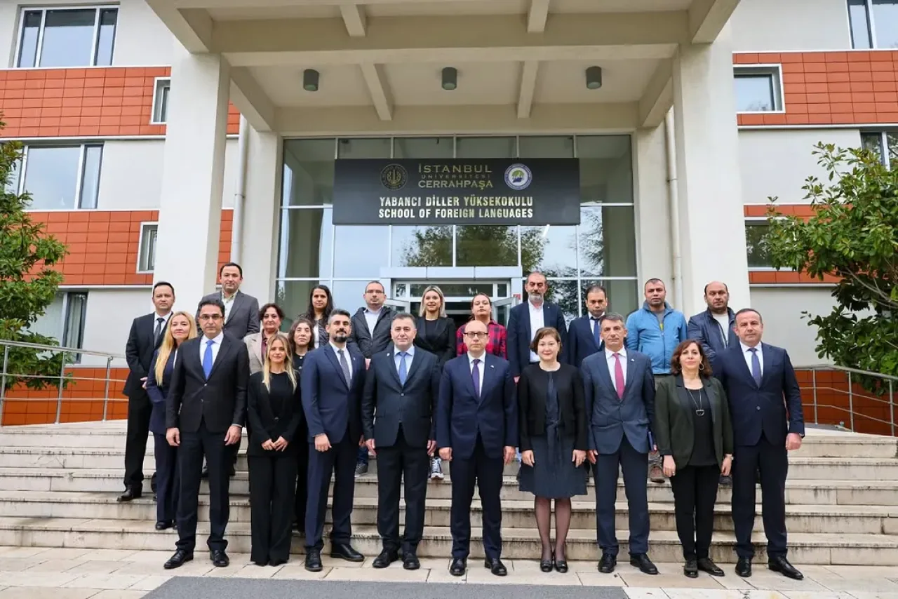 İstanbul Üniversitesi-Cerrahpaşa Kurucu Rektörü Büyükçekmece Yerleşkesi'ni Ziyaret Etti İstanbul Üniversitesi-Cerrahpaşa Kurucu Rektörü Büyükçekmece Yerleşkesi'ni Ziyaret Etti