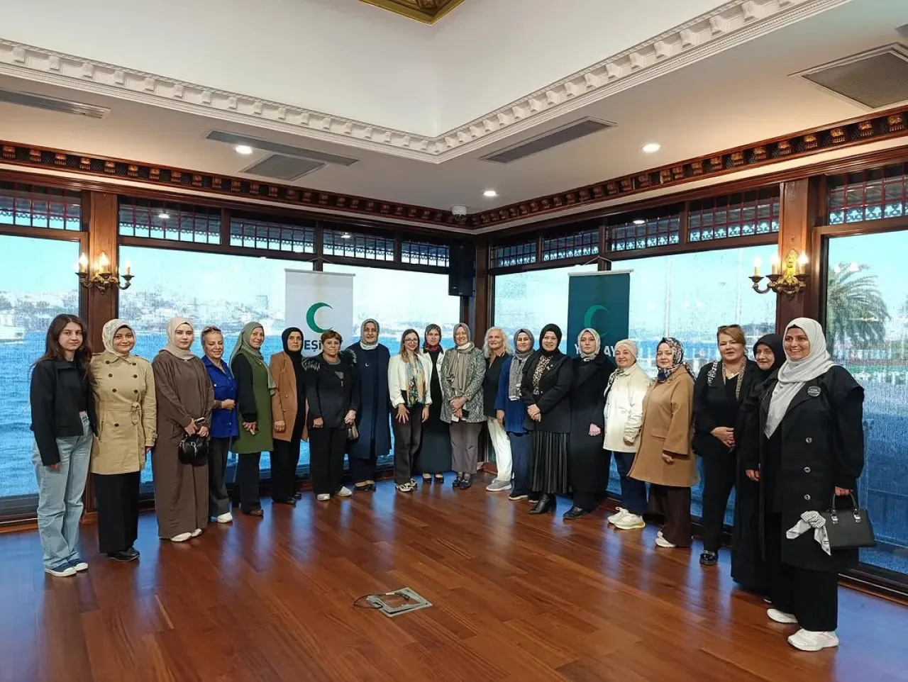 Yeşilay'dan Ailelere Dijital Ebeveynlik Eğitimi Yeşilay'dan Ailelere Dijital Ebeveynlik Eğitimi